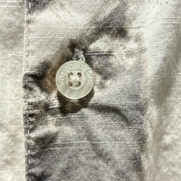 Volcom Button Down Shirt Classic Fit 100% Cotton Gray Off White Mens Size Medium - Picture 7 of 10